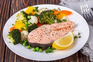 Japanisches Diätgericht mit magerem Fisch