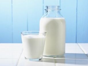 Kefir ist ein nützliches fermentiertes Milchprodukt, das die Gewichtsabnahme fördert