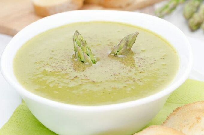 Reine Spargelsuppe